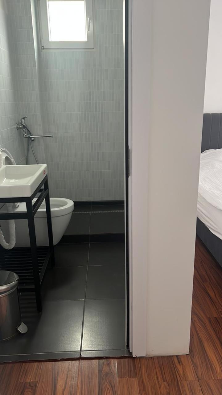Pristina Kosovo Inn Bagian luar foto